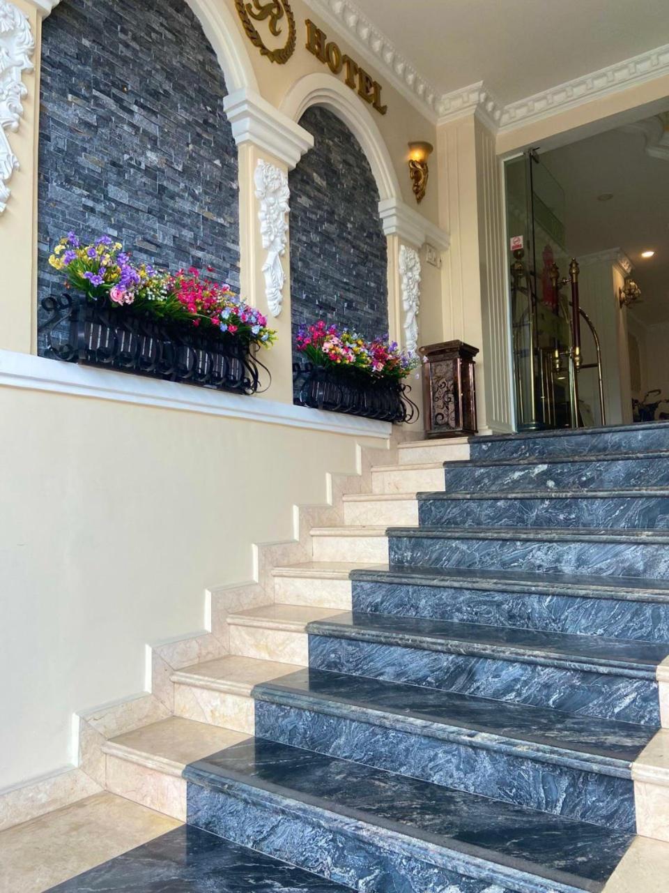 Royal Dalat Hotel Exterior photo