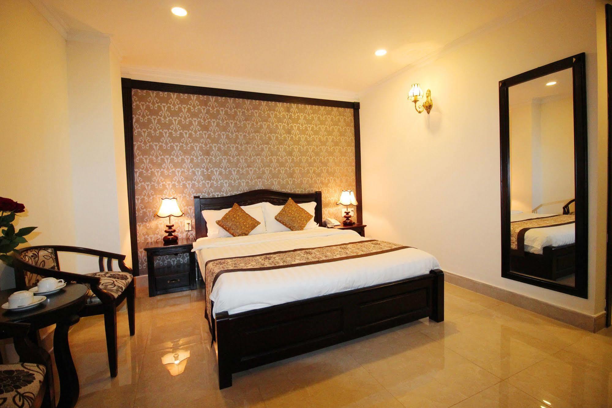 Royal Dalat Hotel Exterior photo