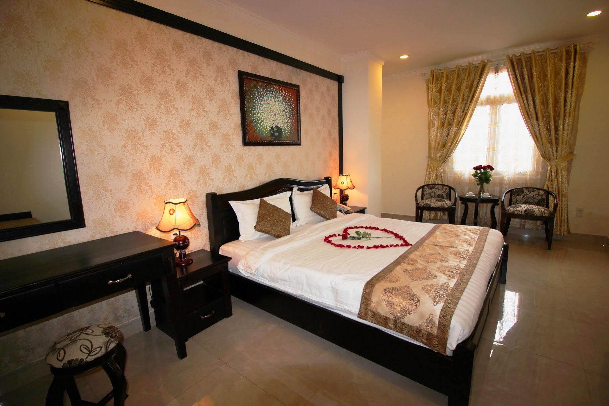 Royal Dalat Hotel Exterior photo