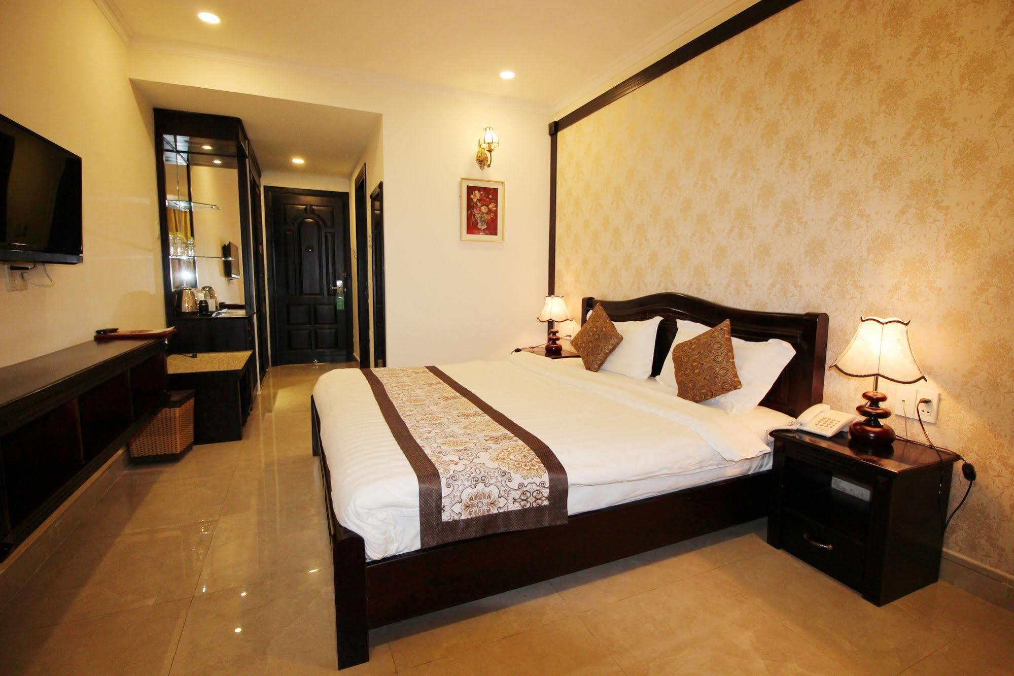 Royal Dalat Hotel Exterior photo