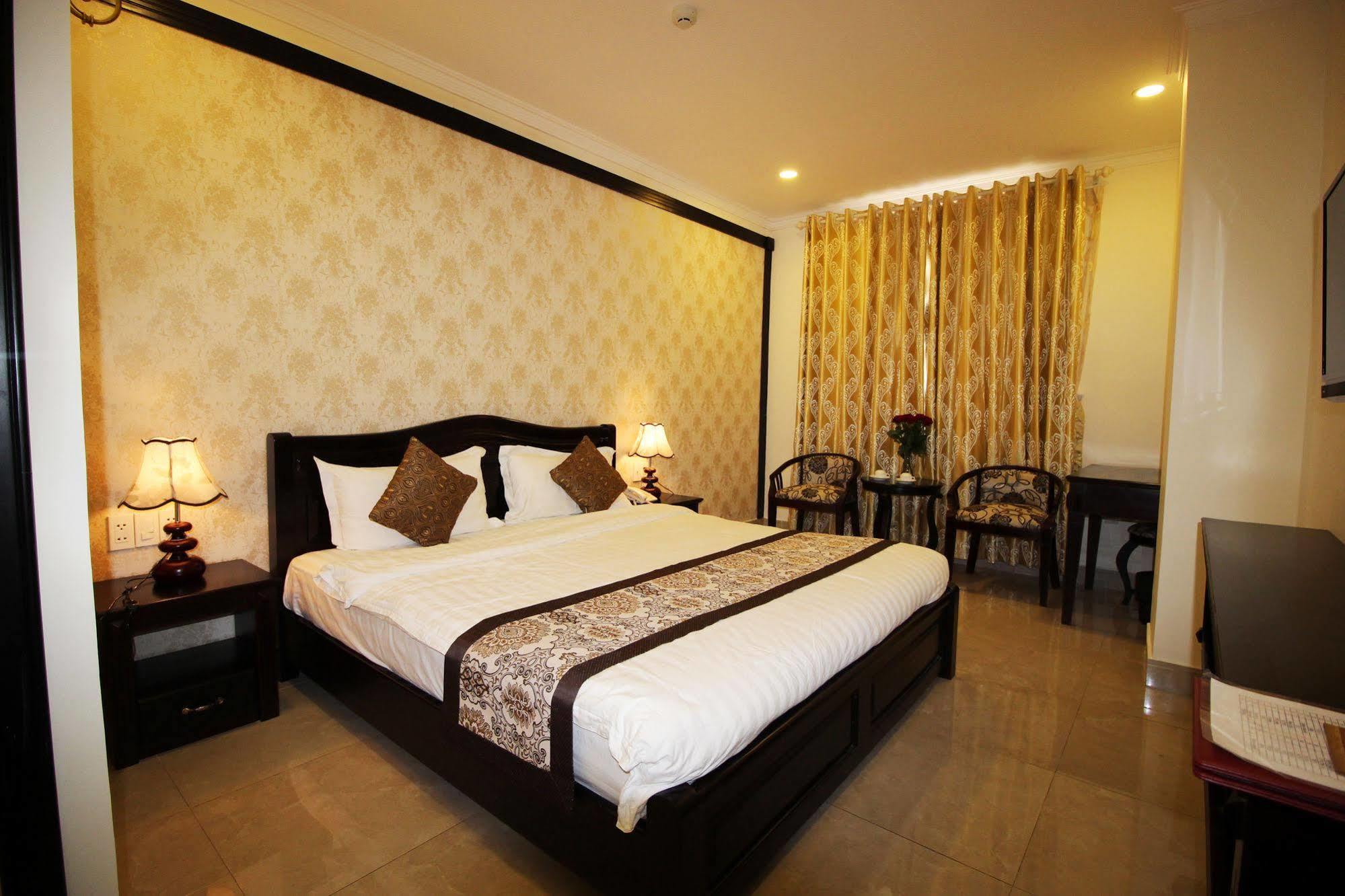 Royal Dalat Hotel Exterior photo
